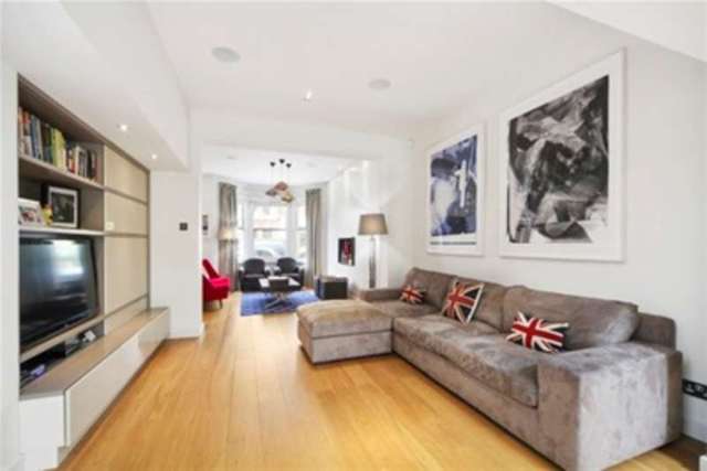  Image of 5 bedroom Property to rent in Cambridge Road London SW11 at Battersea, SW11 4RR