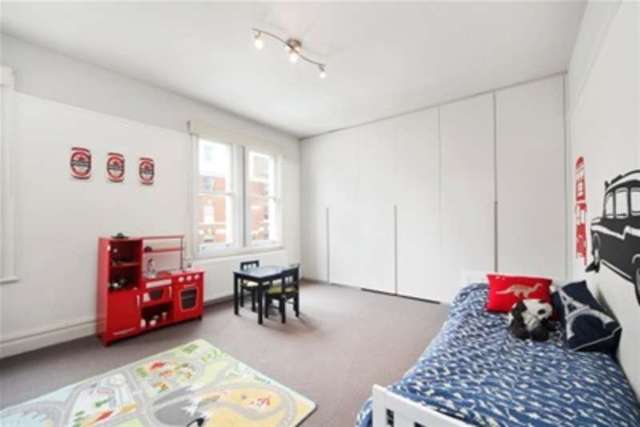  Image of 5 bedroom Property to rent in Cambridge Road London SW11 at Battersea, SW11 4RR