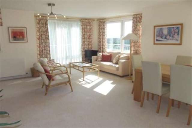  Image of 2 bedroom Flat to rent in Canniesburn Drive Bearsden Glasgow G61 at Glasgow, G61 1RX