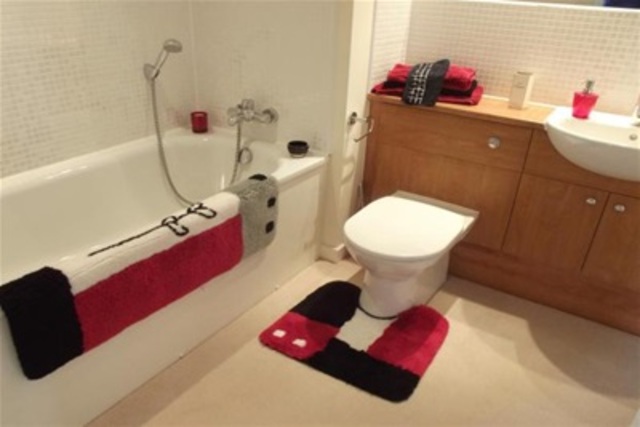  Image of 2 bedroom Flat to rent in Canniesburn Drive Bearsden Glasgow G61 at Bearsden East Dunbartonshire East Dunbartonshire, G61 1RX