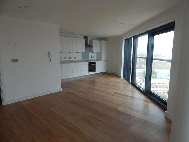  Image of 2 bedroom Flat to rent in Canute Road Southampton SO14 at Southampton Hampshire, SO14 3FH