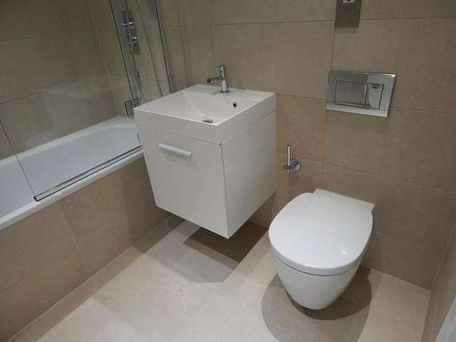  Image of 2 bedroom Flat to rent in Canute Road Southampton SO14 at Southampton Hampshire, SO14 3FH