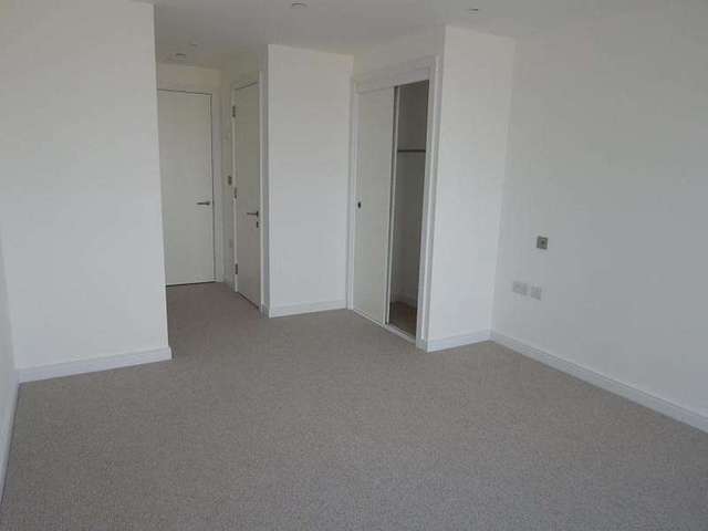  Image of 2 bedroom Flat to rent in Canute Road Southampton SO14 at Southampton Hampshire, SO14 3FH