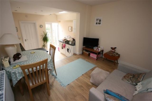  Image of 2 bedroom Terraced house for sale in Cardigan Road Reading RG1 at Reading, RG1 5QL