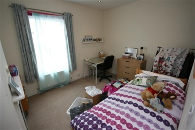  Image of 2 bedroom Terraced house for sale in Cardigan Road Reading RG1 at Reading, RG1 5QL
