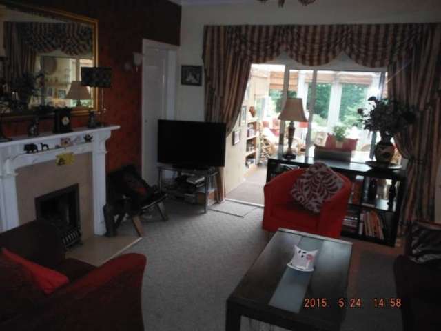  Image of 3 bedroom Bungalow for sale in Carleton Drive Giffnock Glasgow G46 at Carleton Drive,  Giffnock, G46 6AJ