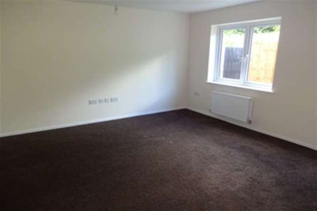  Image of 3 bedroom Semi-Detached house to rent in Carriage Close Wednesbury WS10 at Wednesbury, WS10 8DX