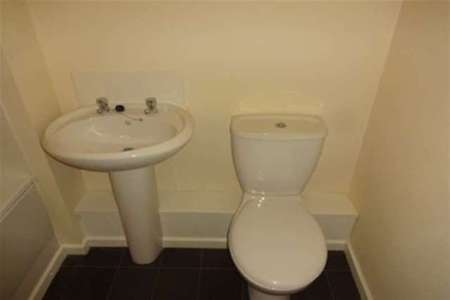  Image of 3 bedroom Semi-Detached house to rent in Carriage Close Wednesbury WS10 at Wednesbury, WS10 8DX