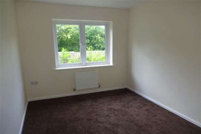  Image of 3 bedroom Semi-Detached house to rent in Carriage Close Wednesbury WS10 at Wednesbury, WS10 8DX