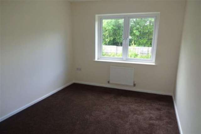  Image of 3 bedroom Semi-Detached house to rent in Carriage Close Wednesbury WS10 at Wednesbury, WS10 8DX
