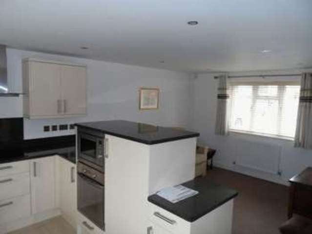 Image of 1 bedroom Flat to rent in Chester Road Gresford Wrexham LL12 at Chester Road Gresford Wrexham, LL12 8NT