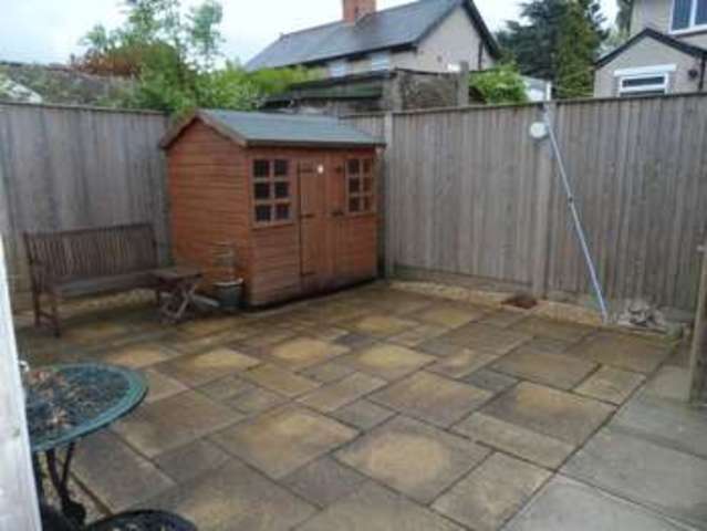  Image of 1 bedroom Flat to rent in Chester Road Gresford Wrexham LL12 at Chester Road Gresford Wrexham, LL12 8NT