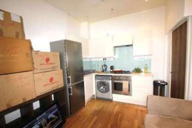  Image of 2 bedroom Flat to rent in Carysfort Road London N16 at London N16 9AP Newington Green, N16 9AP