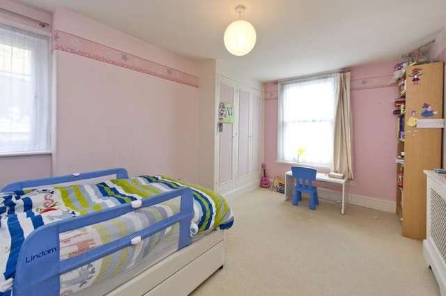  Image of 4 bedroom Property to rent in Cathles Road London SW12 at Cathles Road  London, SW12 9LE