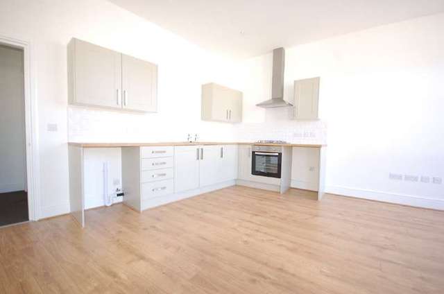  Image of 2 bedroom Flat to rent in Central Drive Blackpool FY1 at Blackpool Lancashire, FY1 5EE