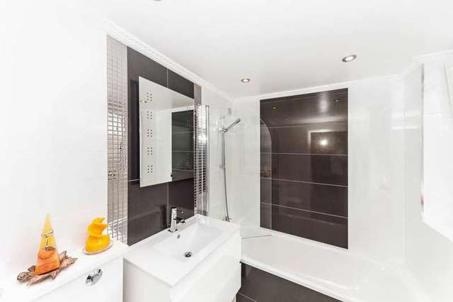  Image of 2 bedroom Flat to rent in Inverness Terrace London W2 at Cervantes Court  Inverness Terrace, W2 6JE