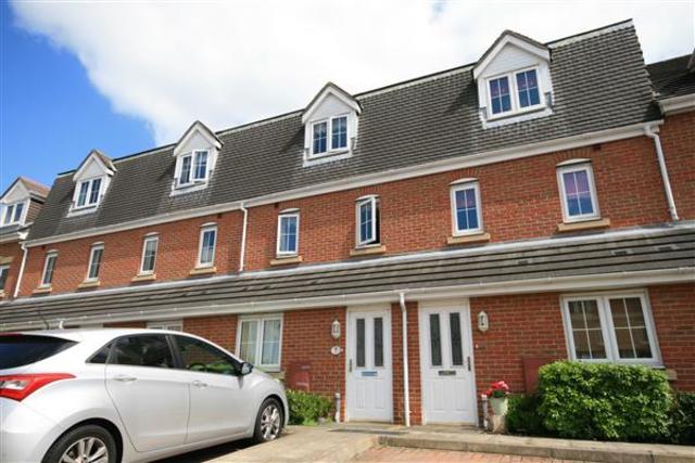  Image of 2 bedroom Maisonette for sale in Chadwick Way Hamble Southampton SO31 at Hamble-le-Rice, SO31 4FD