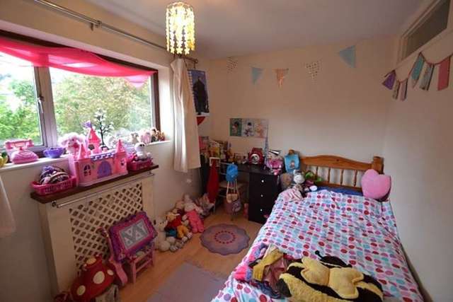  Image of 4 bedroom Detached house to rent in Park Road Chandler