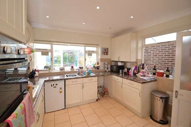  Image of 4 bedroom Detached house to rent in Park Road Chandler