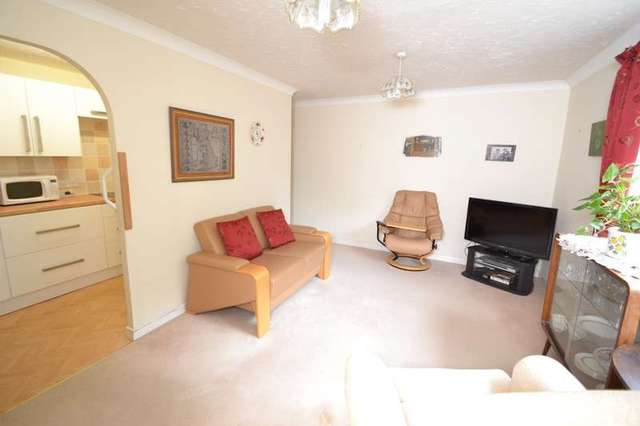  Image of 2 bedroom Flat for sale in Winchester Road Chandler