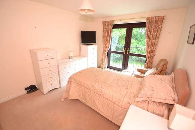  Image of 2 bedroom Flat for sale in Winchester Road Chandler