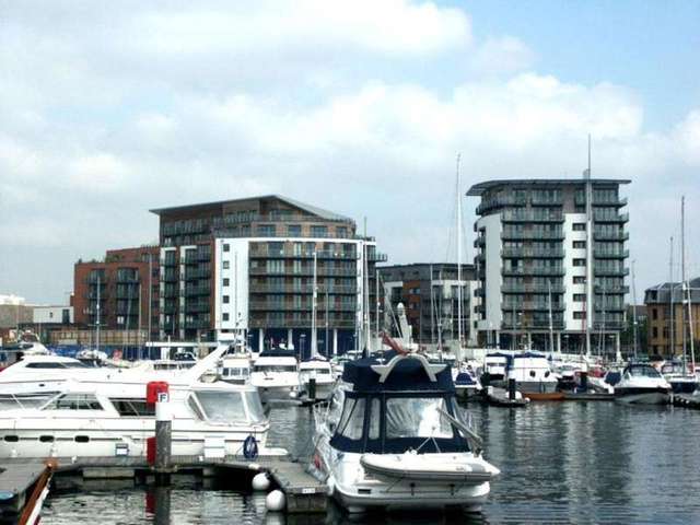  Image of 2 bedroom Flat to rent in Channel Way Ocean Village Southampton SO14 at Southampton Hampshire, SO14 3JB