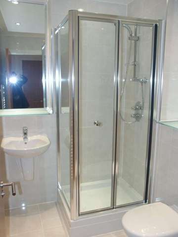  Image of 2 bedroom Flat to rent in Channel Way Ocean Village Southampton SO14 at Southampton Hampshire, SO14 3JB