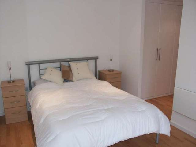  Image of 2 bedroom Flat to rent in Channel Way Ocean Village Southampton SO14 at Southampton Hampshire, SO14 3JB