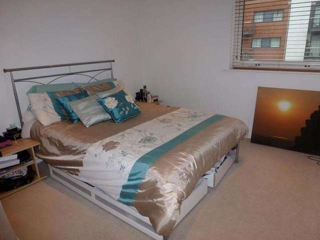  Image of 2 bedroom Flat to rent in Channel Way Ocean Village Southampton SO14 at Ocean Village Southampton Hampshire, SO14 3JF