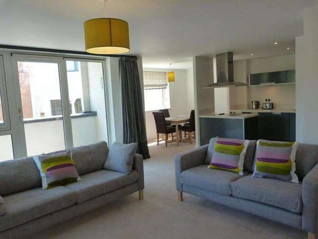  Image of 2 bedroom Flat to rent in Channel Way Ocean Village Southampton SO14 at Southampton Hampshire, SO14 3JA