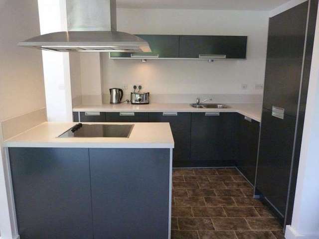  Image of 2 bedroom Flat to rent in Channel Way Ocean Village Southampton SO14 at Southampton Hampshire, SO14 3JA
