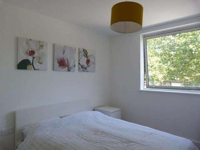  Image of 2 bedroom Flat to rent in Channel Way Ocean Village Southampton SO14 at Southampton Hampshire, SO14 3JA