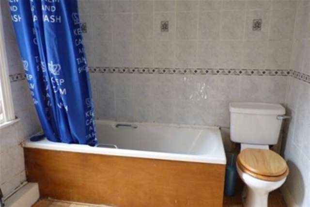  Image of 4 bedroom Detached house to rent in Chillingham Road Heaton Newcastle upon Tyne NE6 at Newcastle upon Tyne, NE6 5BU
