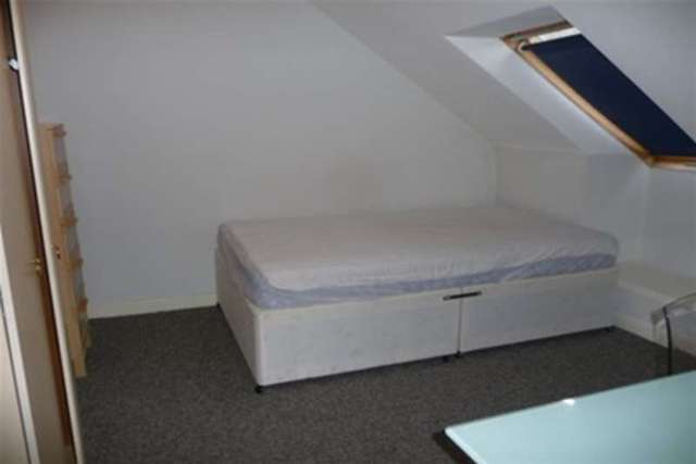  Image of 1 bedroom Studio flat to rent in Chillingham Road Heaton Newcastle upon Tyne NE6 at Newcastle upon Tyne, NE6 5SB