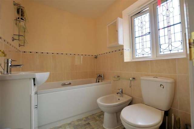  Image of 4 bedroom Detached house for sale in Chrysanthemum Drive Shinfield Reading RG2 at Reading, RG2 9DQ