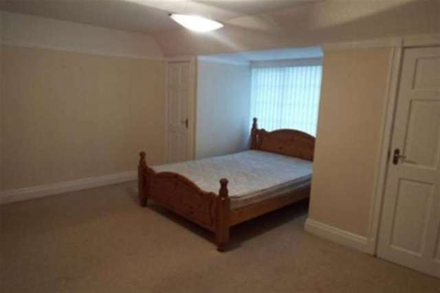  Image of 4 bedroom Detached house to rent in Church Road Yardley Birmingham B33 at Birmingham, B33 8HA