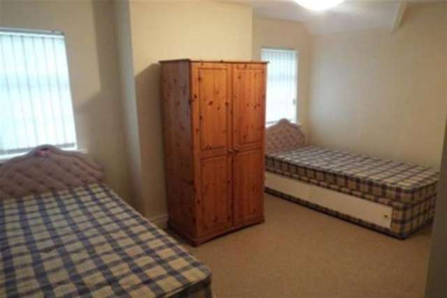 Image of 4 bedroom Detached house to rent in Church Road Yardley Birmingham B33 at Birmingham, B33 8HA