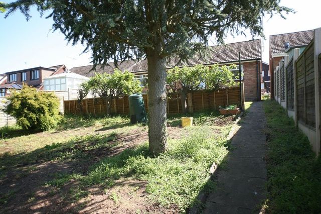  Image of 2 bedroom Detached house to rent in Churchfield Road Eccleshall Stafford ST21 at Churchfield Road Eccleshall Eccleshall, ST21 6AG