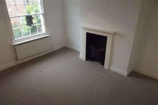  Image of 2 bedroom Terraced house to rent in King Street Canterbury CT1 at Canterbury, CT1 2AJ
