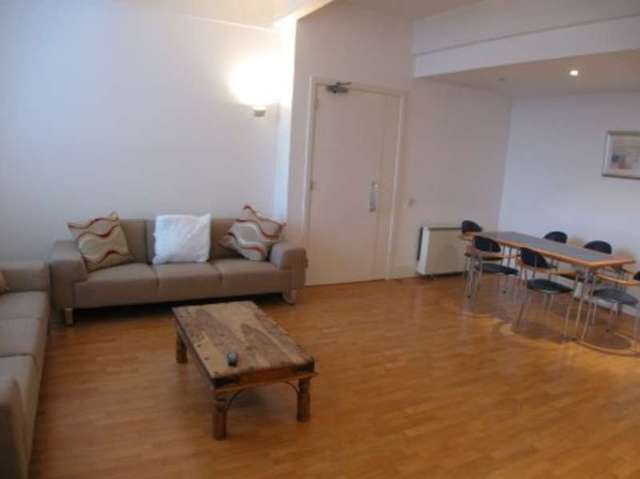  Image of 2 bedroom Flat to rent in Dingley Road London EC1V at London Goswell Road, EC1V 8BW