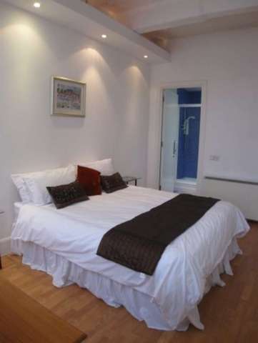  Image of 2 bedroom Flat to rent in Dingley Road London EC1V at London Goswell Road, EC1V 8BW