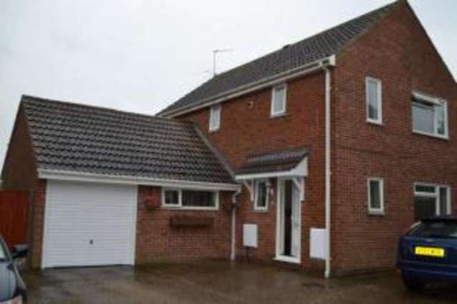  Image of 5 bedroom Detached house for sale in Crocus Close Clacton-on-Sea CO16 at Clacton-On-Sea Essex Little Clacton, CO16 7DY