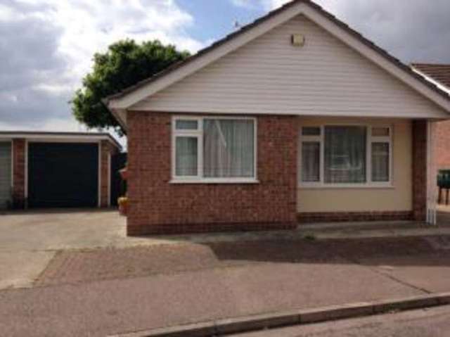  Image of 2 bedroom Bungalow for sale in Westcott Close Clacton-on-Sea CO16 at Clacton-on-Sea Essex Little Clacton, CO16 8YQ