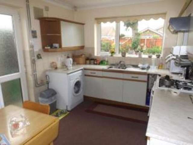  Image of 2 bedroom Bungalow for sale in Westcott Close Clacton-on-Sea CO16 at Clacton-on-Sea Essex Little Clacton, CO16 8YQ