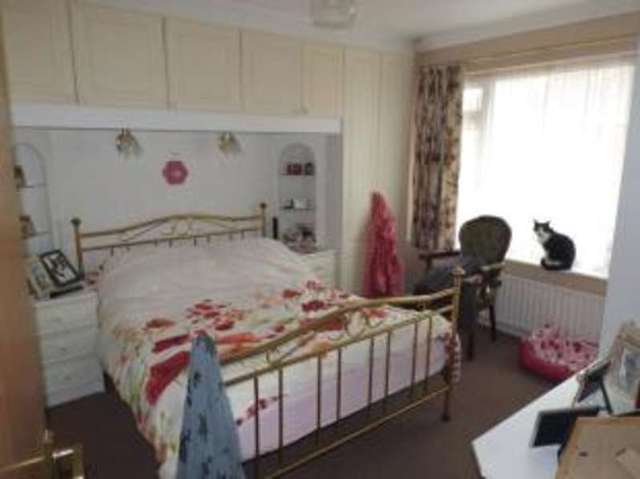  Image of 2 bedroom Bungalow for sale in Westcott Close Clacton-on-Sea CO16 at Clacton-on-Sea Essex Little Clacton, CO16 8YQ