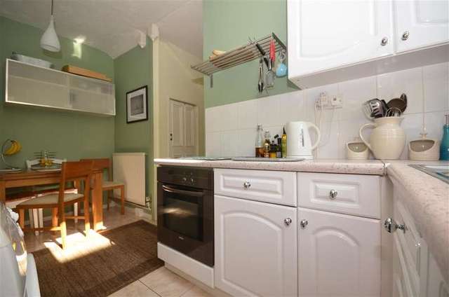  Image of 2 bedroom Apartment for sale in Clarendon Road Southsea PO4 at Southsea Hampshire Southsea, PO4 0SF