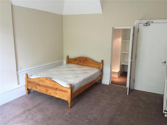  Image of 3 bedroom Flat to rent in Clerk Street Edinburgh EH8 at South Side Edinburgh Edinburgh, EH8 9JQ