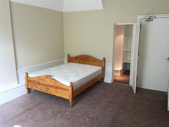  Image of 3 bedroom Flat to rent in Clerk Street Edinburgh EH8 at South Side Edinburgh Edinburgh, EH8 9JQ