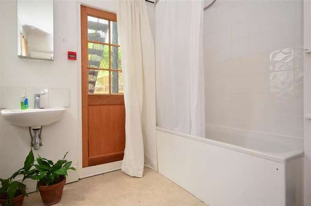  Image of 1 bedroom Apartment for sale in Clifton Street Brighton BN1 at Brighton East Sussex Brighton, BN1 3PH