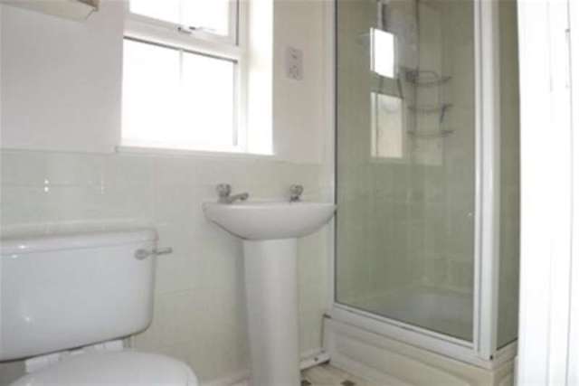  Image of 3 bedroom Detached house to rent in Cloverlands West Bridgford Nottingham NG2 at Nottingham, NG2 7TF